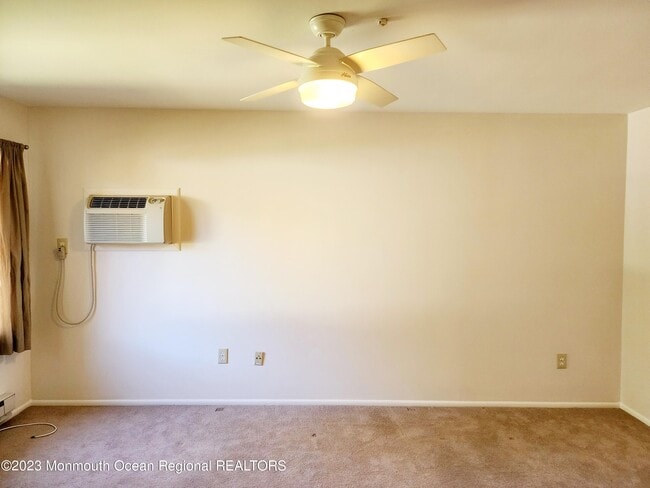 Building Photo - 59 Amberly Dr