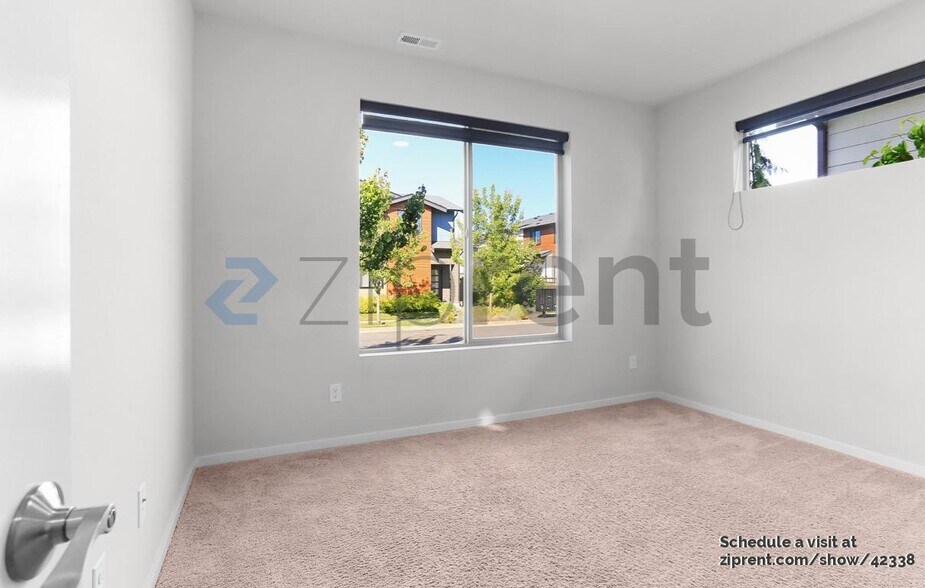 Building Photo - 32830 Madrona Ave SE