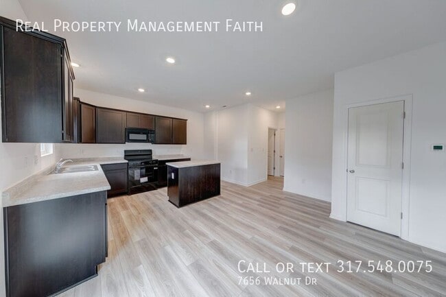 Building Photo - 7656 Walnut Dr