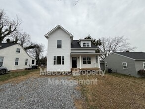 Building Photo - 105 Hillcrest Dr