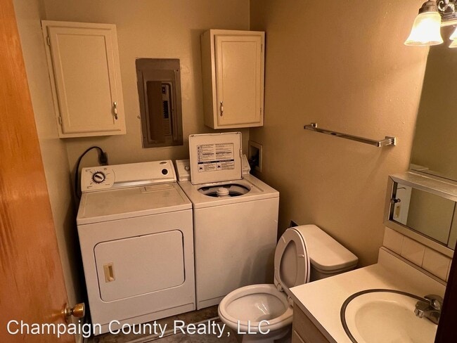 Building Photo - 3 br, 2.5 bath House - 1913 Scottsdale Dr.