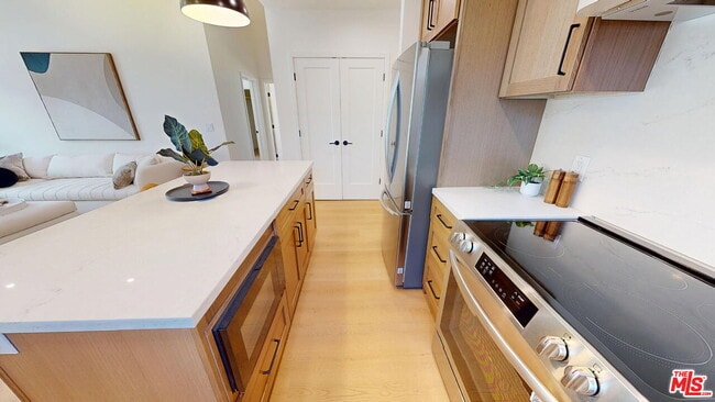 Building Photo - 6441 Satsuma Ave