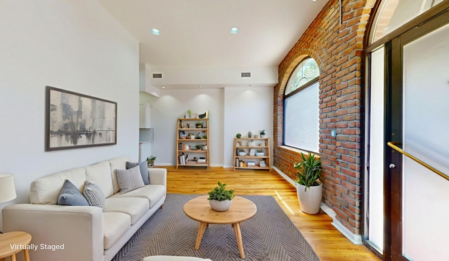 Interior Photo - 436 Graham Avenue
