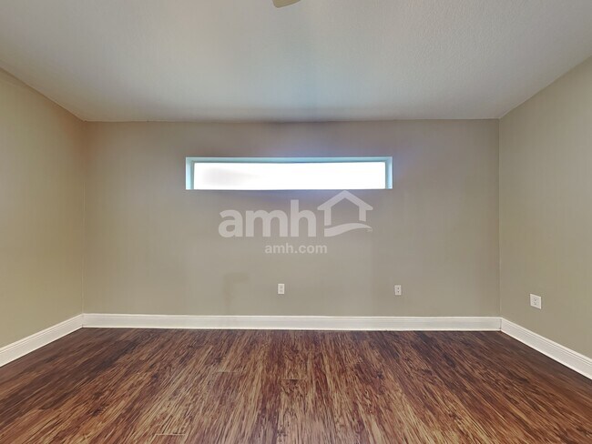 Building Photo - 403 Lisa Ann Ct