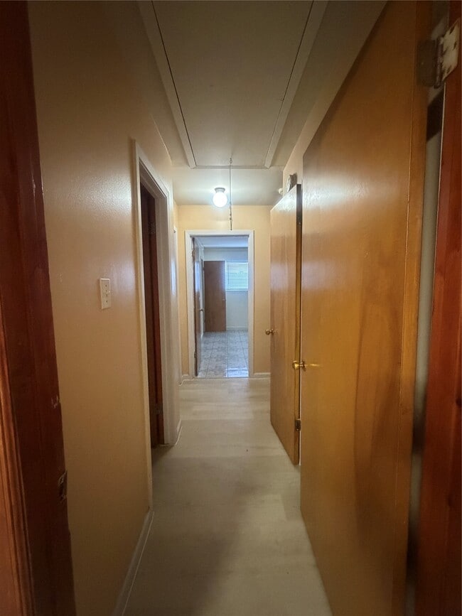 Building Photo - 10831 Overlea Dr