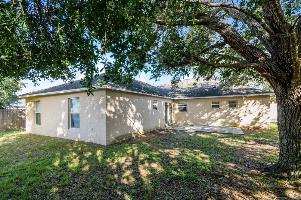 Building Photo - 225 Cranbrook Dr