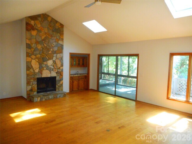 Building Photo - 16161 Tana Tea Cir