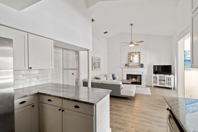 Building Photo - 7447 Hawkins Rd