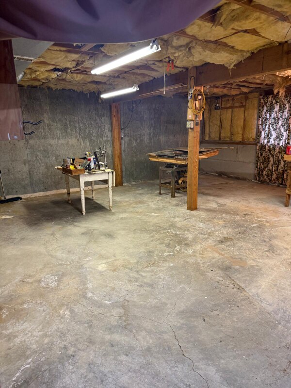 Building Photo - 9342 Sumas Rd