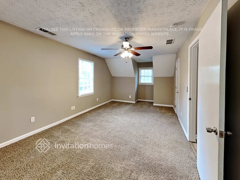 Building Photo - 3215 Revere Cir
