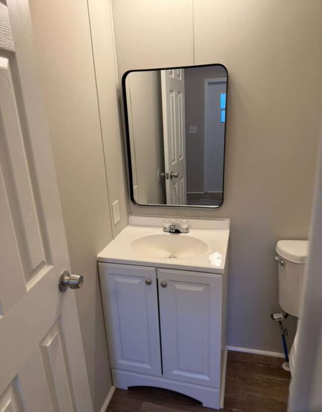 Building Photo - 379 Brookside Dr