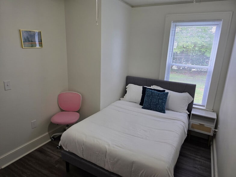 Building Photo - 83 Rocky Slope Rd