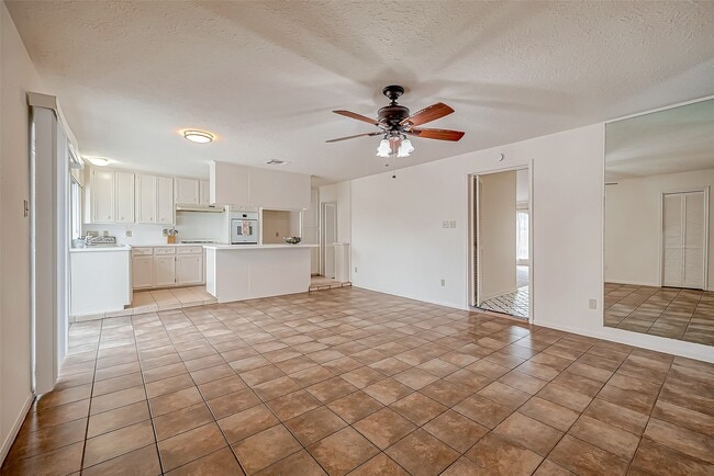 Building Photo - 10607 Silkwood Dr