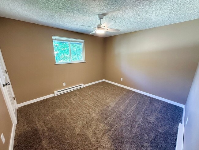 Building Photo - 3617-3623 Butternut Drive