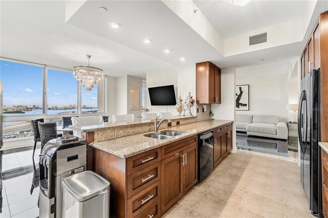 Building Photo - 331 Cleveland St