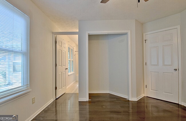 Building Photo - 315 Wood Ridge