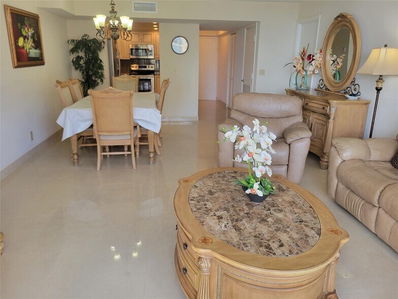 Building Photo - 2401 S Ocean Dr