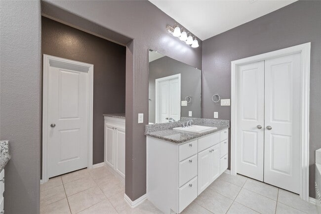 Building Photo - 10903 Kennowy Ct
