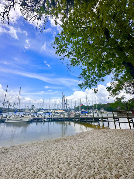Beach club - 109 Westlake Ct