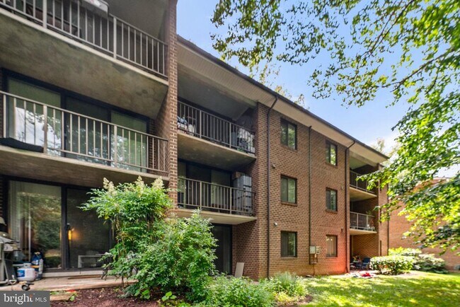 Building Photo - 1413 Northgate Square