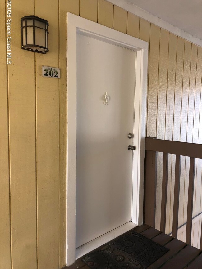 Building Photo - 2130 Forest Knoll Dr NE