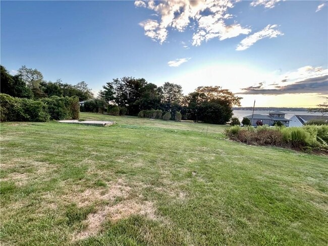 Building Photo - 32 Seaspray Way