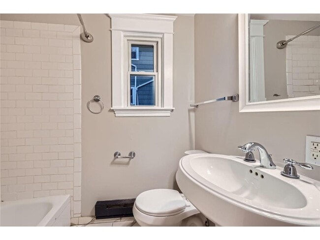 Building Photo - 1156 Marion St