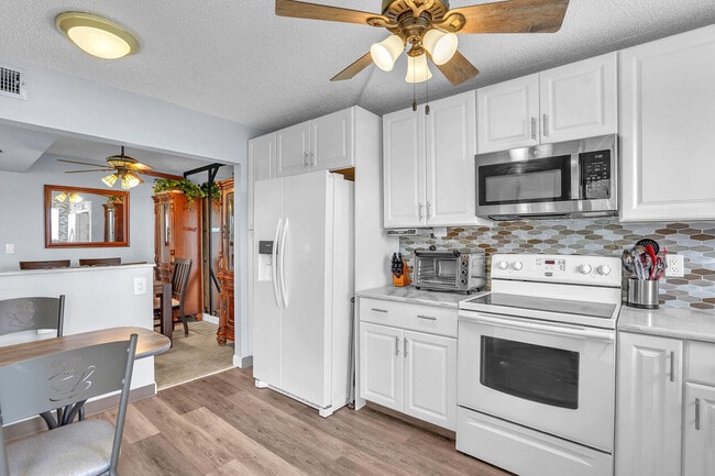 Building Photo - 3959 Via Poinciana