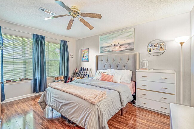 Building Photo - 4930 Windsor Green Way