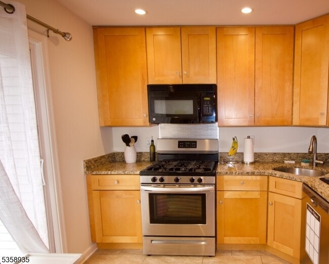 Primary Photo - 78 Woodward Ln