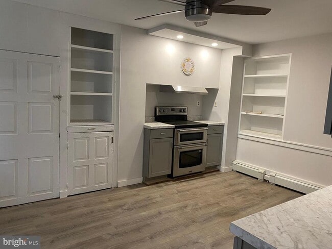 Building Photo - 2063 Hill Rd