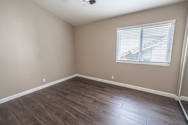 Building Photo - COMING SOON! 4 Bedroom Home for Rent in Santa Clarita!