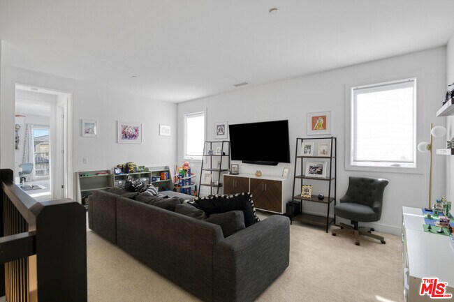 Building Photo - 12333 Finch Ct