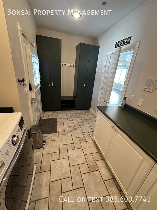 Building Photo - 11291 Palisade View Dr