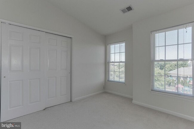 Building Photo - 22616 Welborne Manor Square