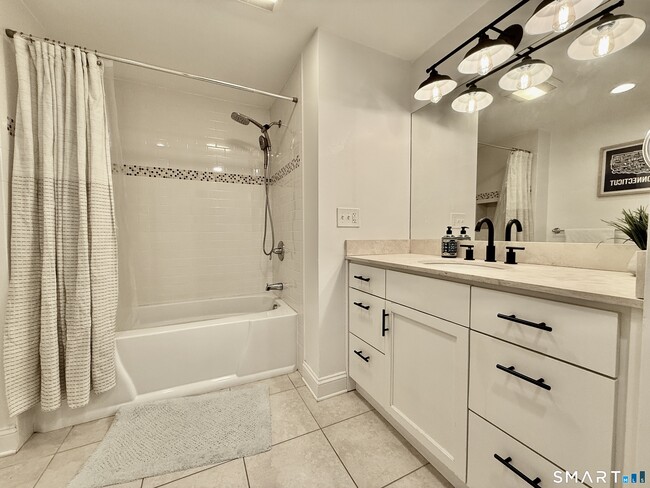 Building Photo - 23 Sleepyhollow Dr