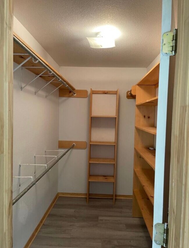 Building Photo - 4110 Derrick St