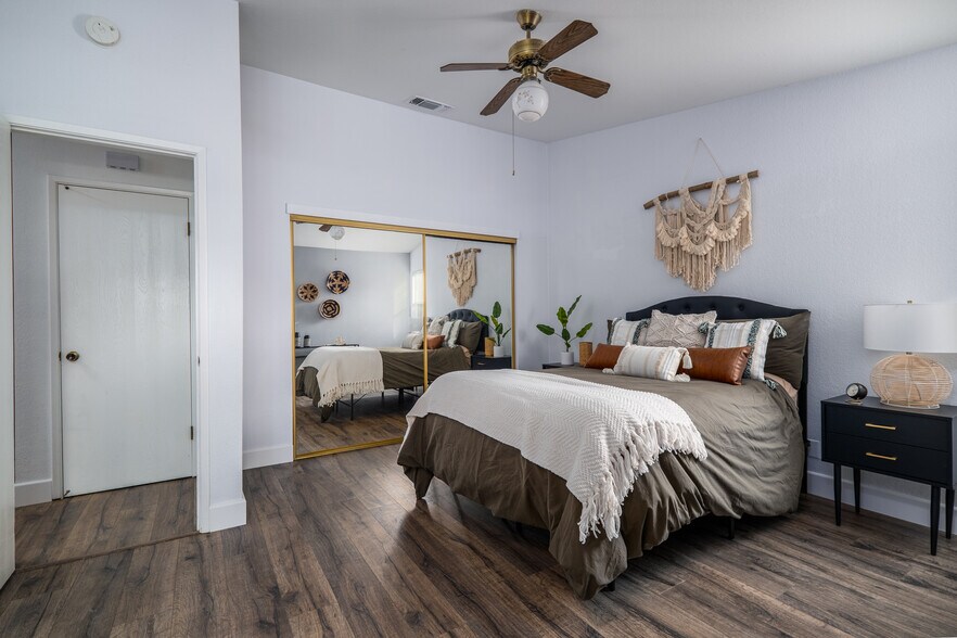 Building Photo - 1202 Kaseberg Cir