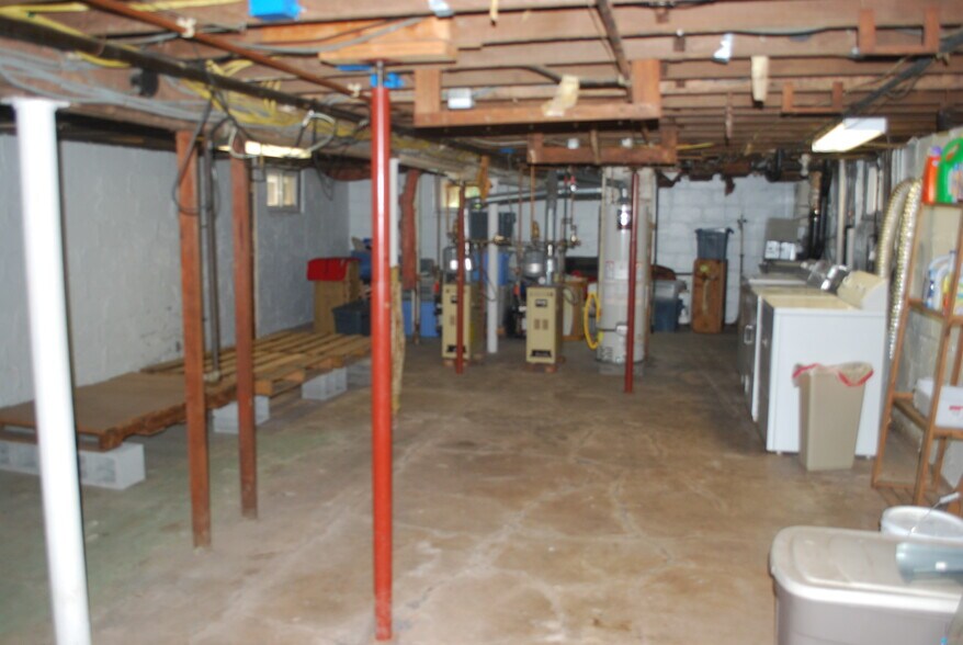 Building Photo - 220 N 4th Ave