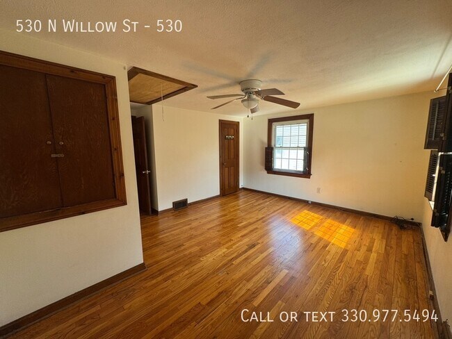 Building Photo - 530 N Willow St