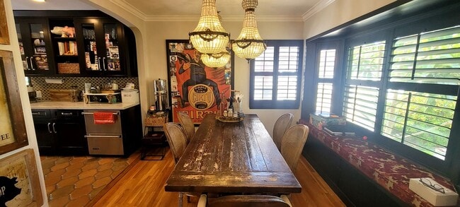 Building Photo - Midtown Ventura 3+2 Single Family Home $52...