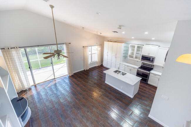 Building Photo - 7722 Brunson Cir