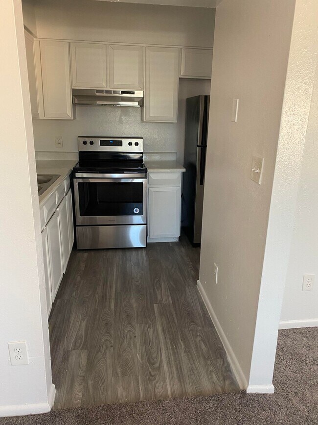 Building Photo - 299.00 move in special