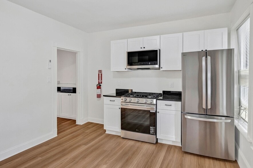 Building Photo - 864 Huntington Ave