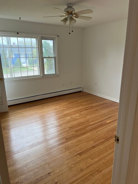 Building Photo - 17 Dow St