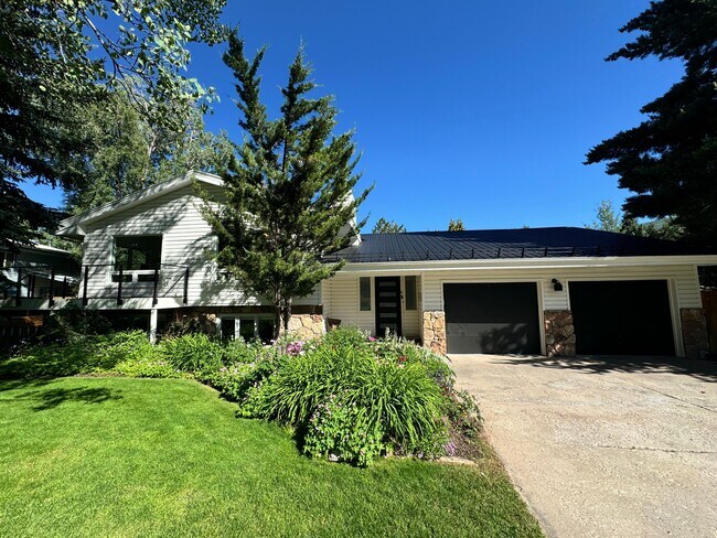 Primary Photo - 1220 Alta Vista St