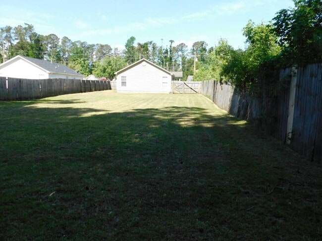 Building Photo - 307 Church Rd