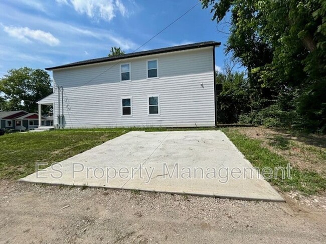 Building Photo - 321 N Kealing Ave