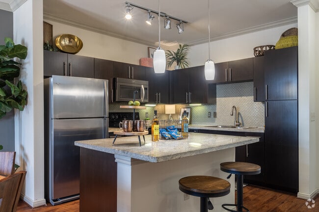 1BR, 1BA - 640SF - Regard at Med Center