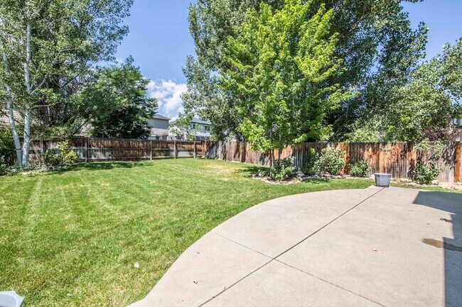 Building Photo - Immaculate 4B/3B in Superior - Available July 5th